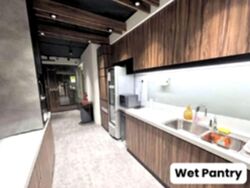 United Square (D11), Office #551225651